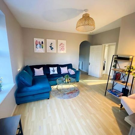 City Centre Riverside Apartment Winchester Bagian luar foto
