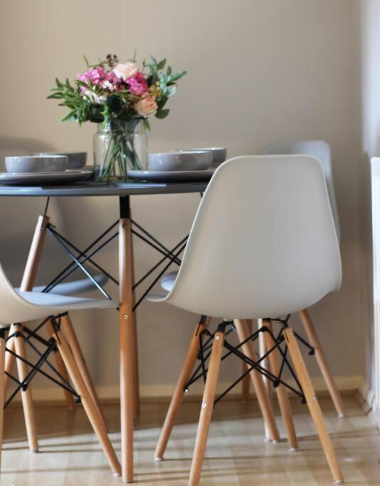 City Centre Riverside Apartment Winchester Bagian luar foto