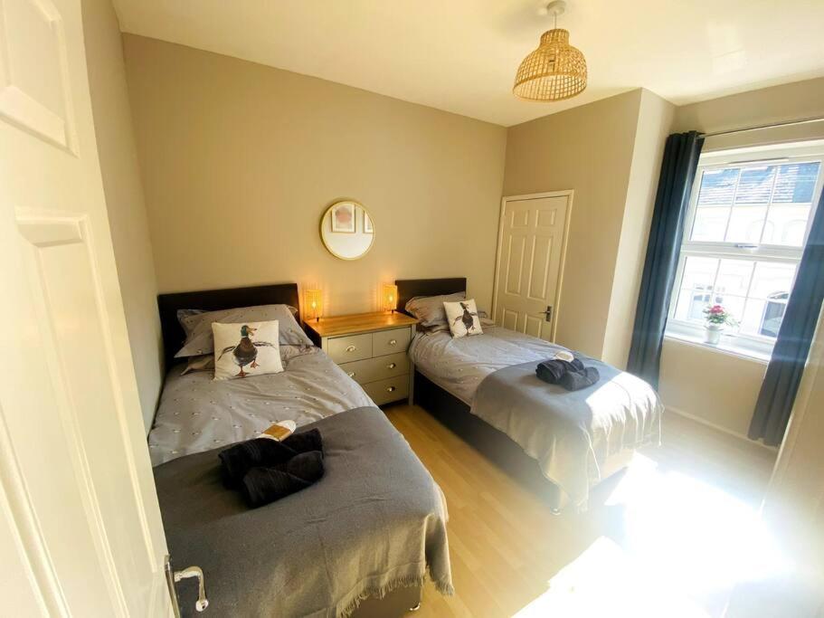 City Centre Riverside Apartment Winchester Bagian luar foto